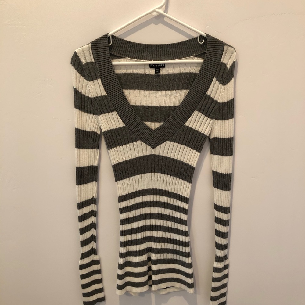 Express White/Grey Ribbed V-Neck Sweater sz Small